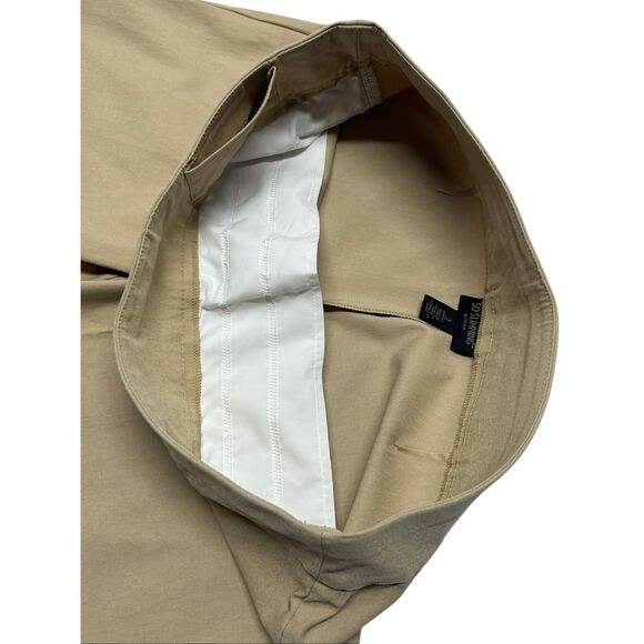 Chico’s So Slimming Brigitte Bermuda Shorts Khaki Size 2 Short US 12-14 Pull On - Picture 3 of 7